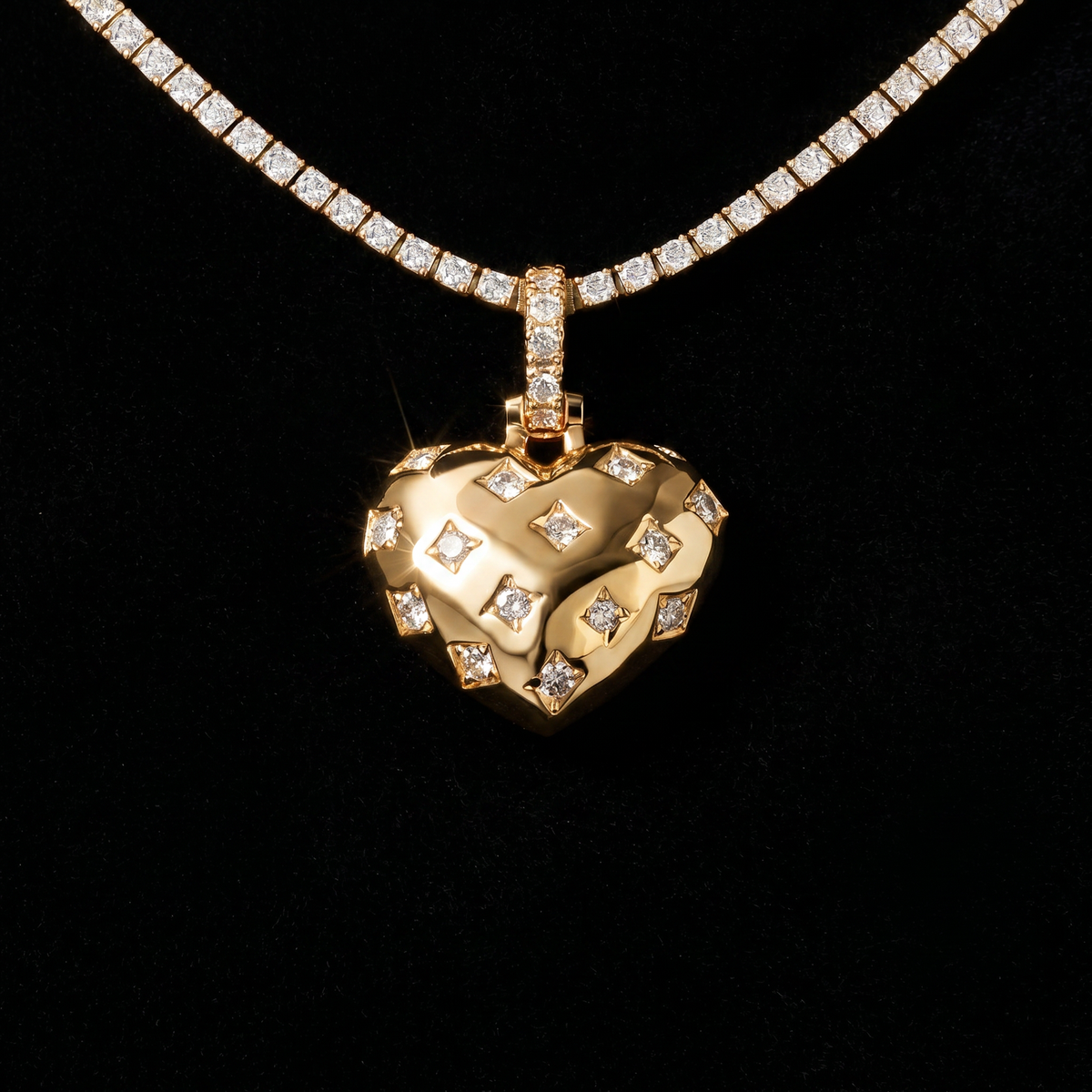 Diamond GLD Star Heart Pendant in Yellow Gold